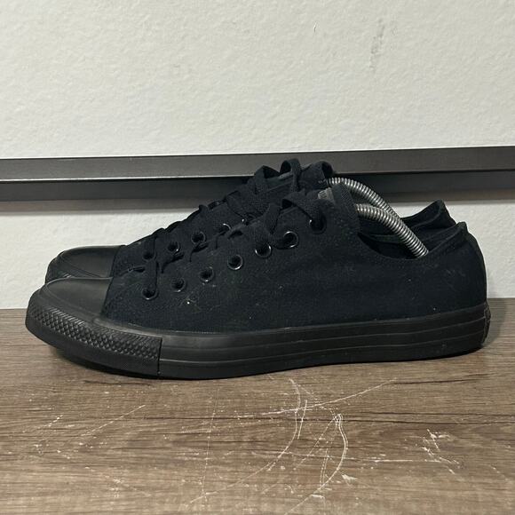 Converse Chuck Taylor All-Star Low Top Men’s Shoes Sneakers Size 10.5 Black - Picture 1 of 8